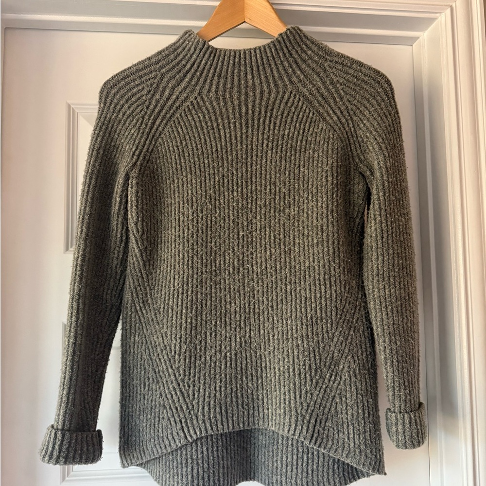Madewell Ribbed Gray Turtleneck Sweater